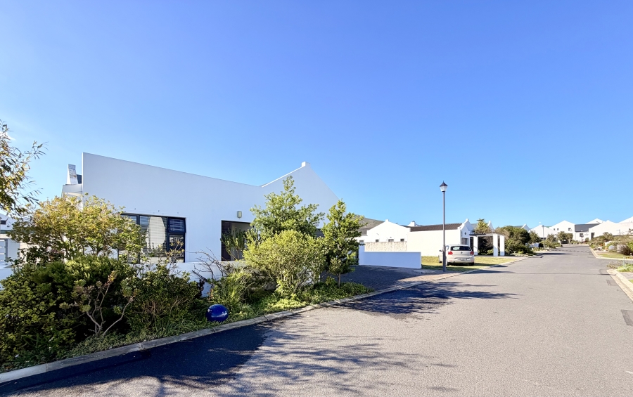 3 Bedroom Property for Sale in Sandbaai Western Cape